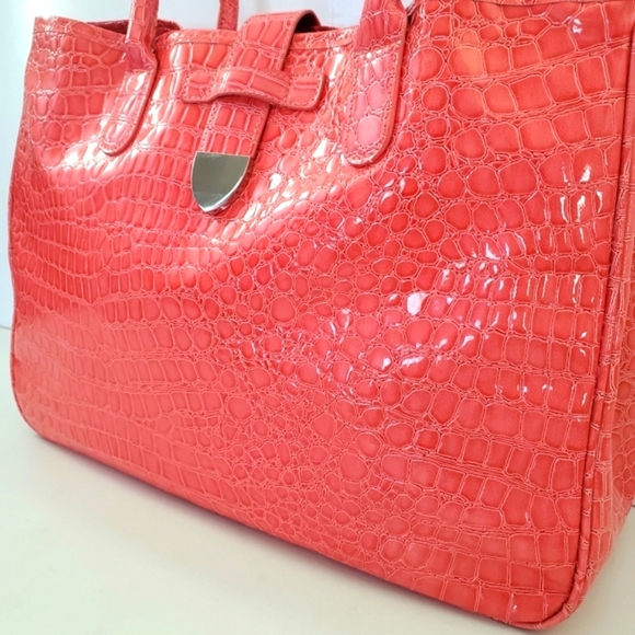 Women Large Pink Croccodile Print Tote - Picture 3 of 11